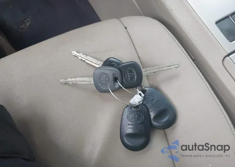 2013 Toyota Highlander Se V6 z USA, uszkodzony, nr VIN 5TDZK3EH5DS131283